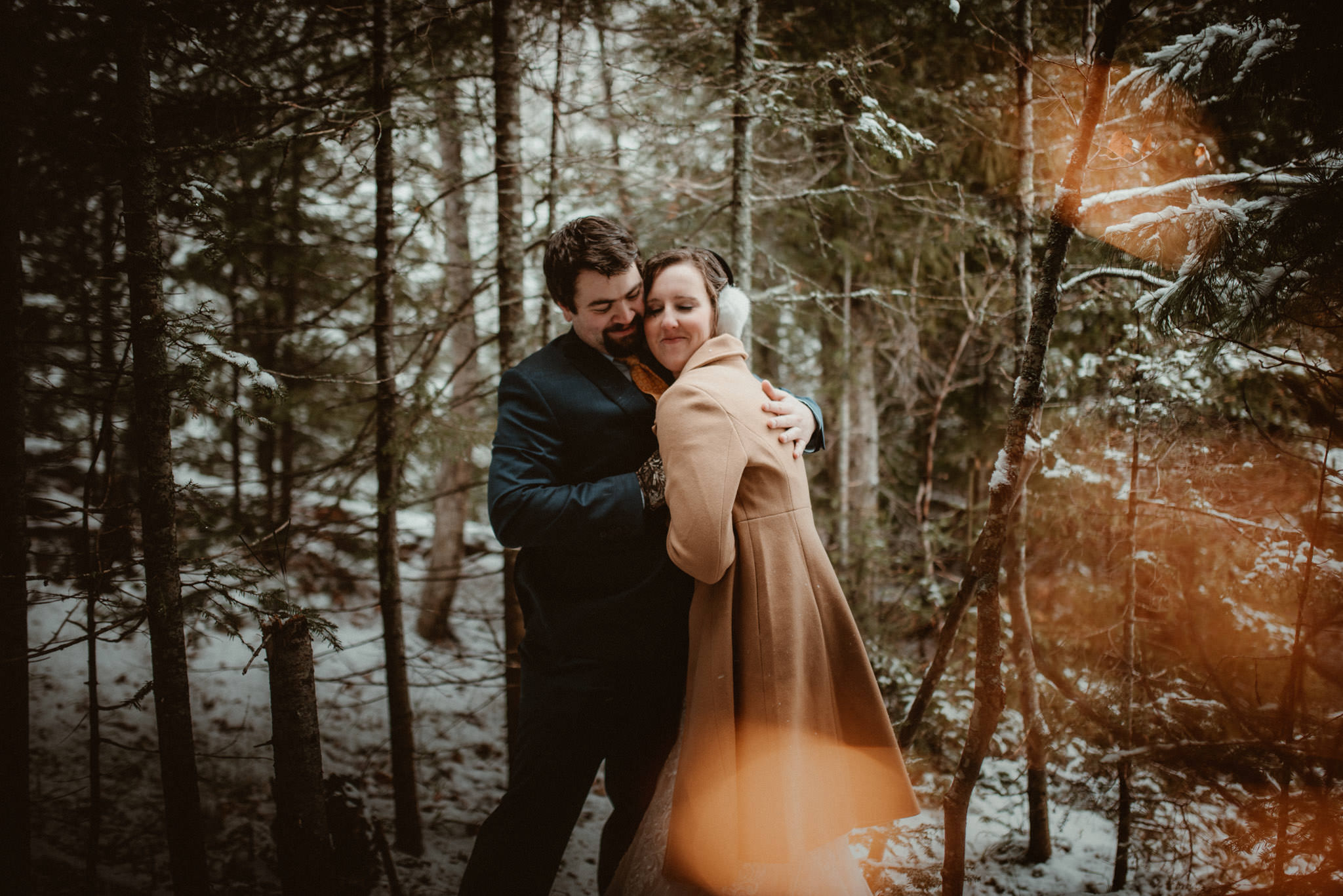 Sparkler photos at a winter elopement in Michigan