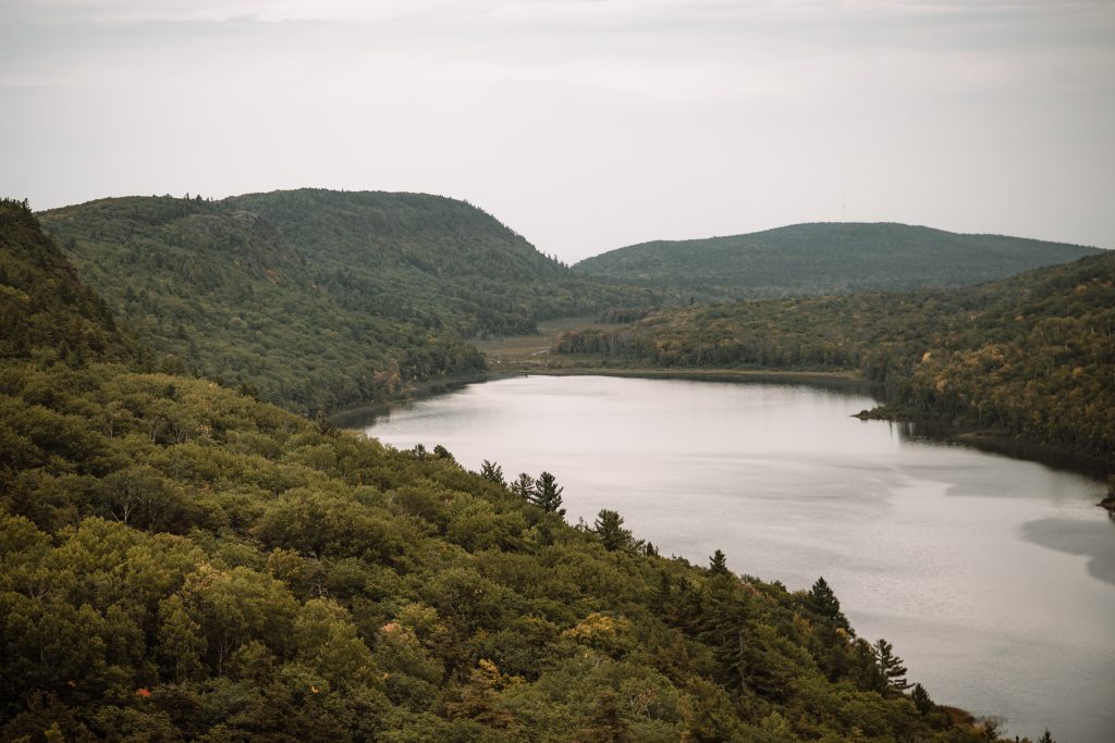 Scenic overlook of Lake of the Clouds with early autumn color in the Porcupine Mountains